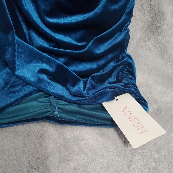 Women's Velvet Evening Dress - Picture 6 of 6